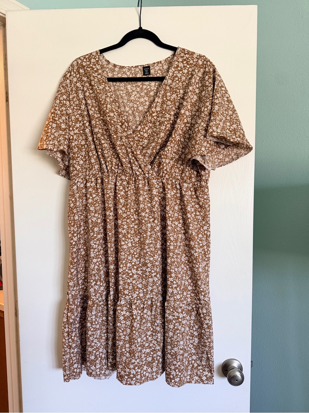 SHEIN Curve 1XL Brown Floral Wrap Dress Flutter Sleeve NWOT